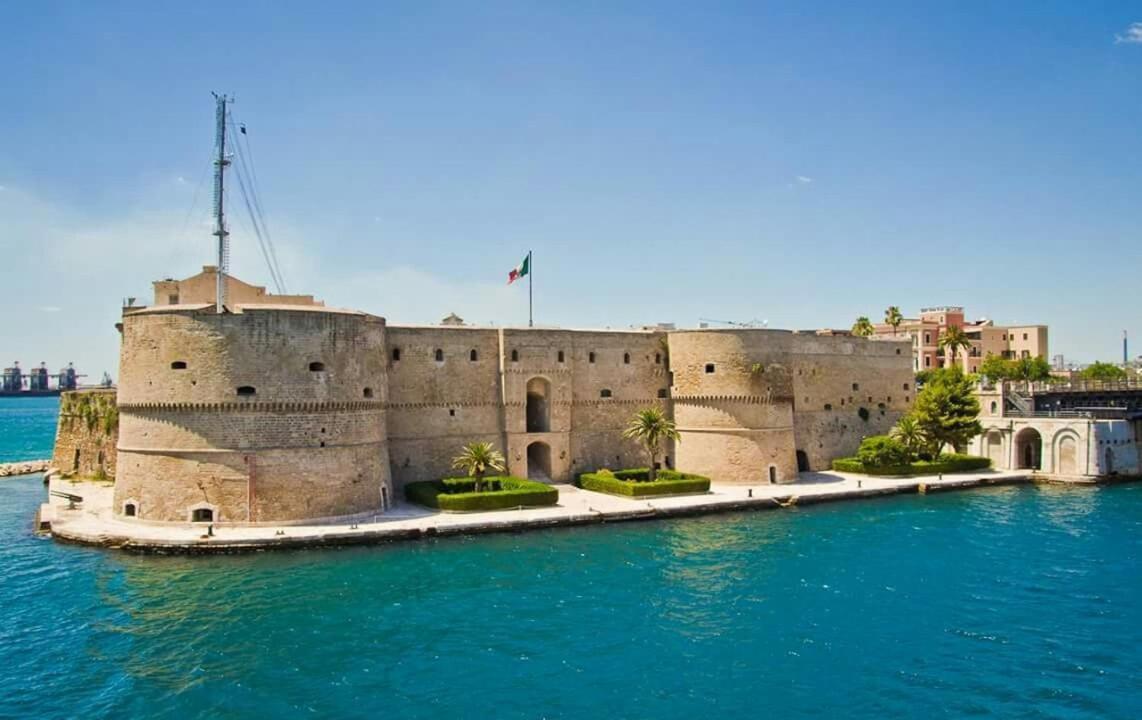 فيلا Centro Storico Mare Fuori برينديسي المظهر الخارجي الصورة